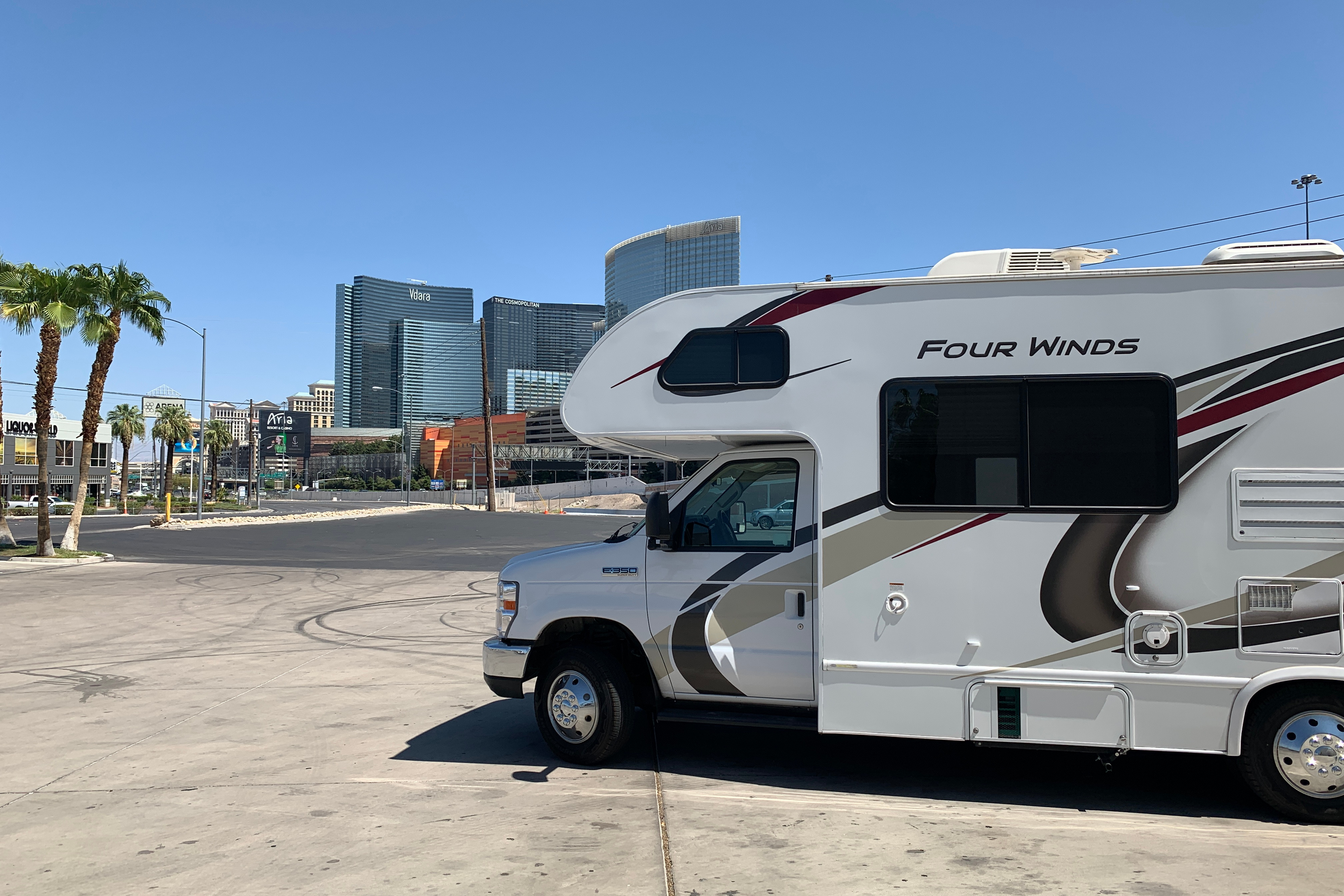Angie and Eddie's THOR 4 WINDS Class C
