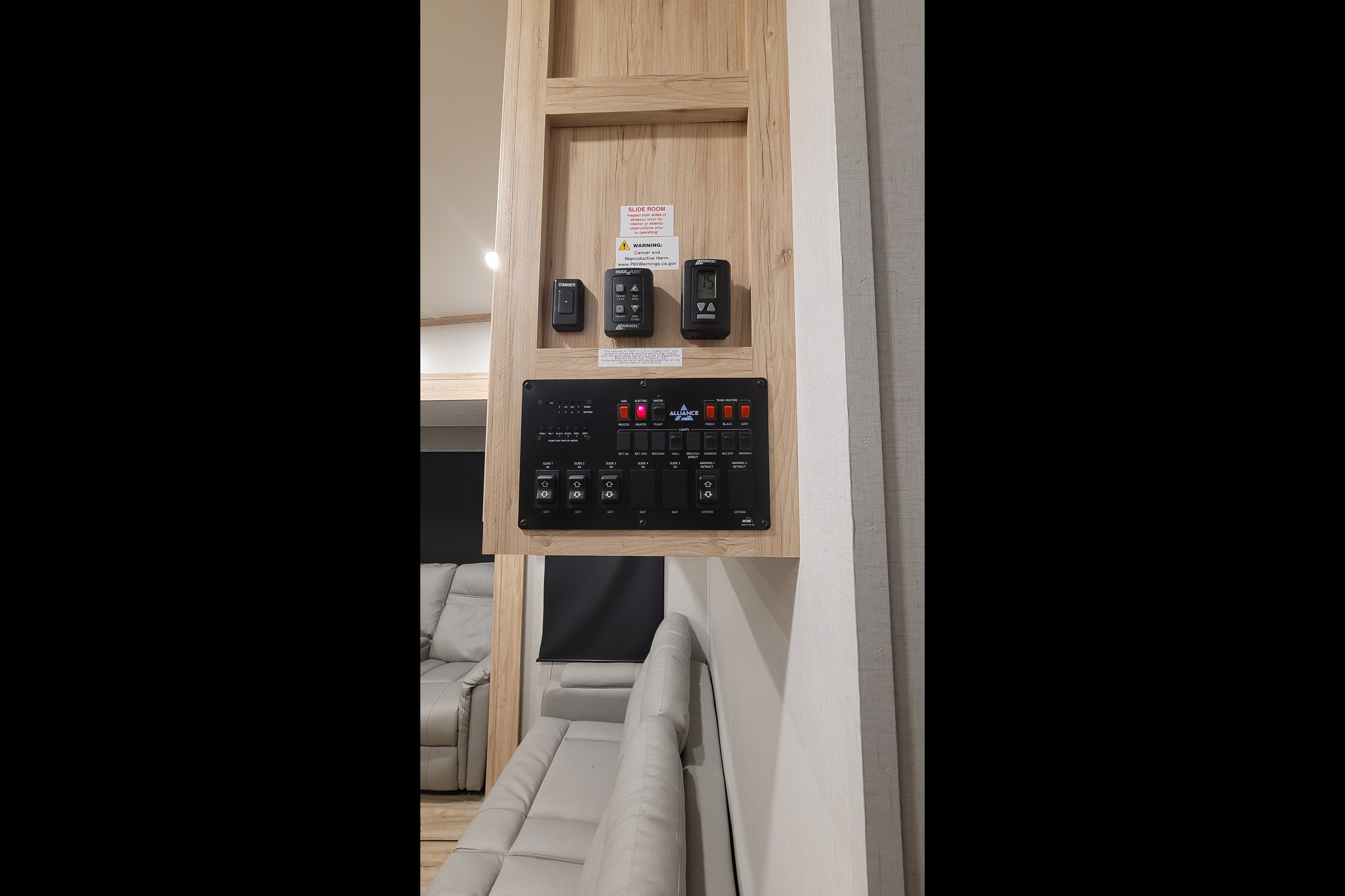 Pruitt's Alliance RV Avenue Fifth Wheel