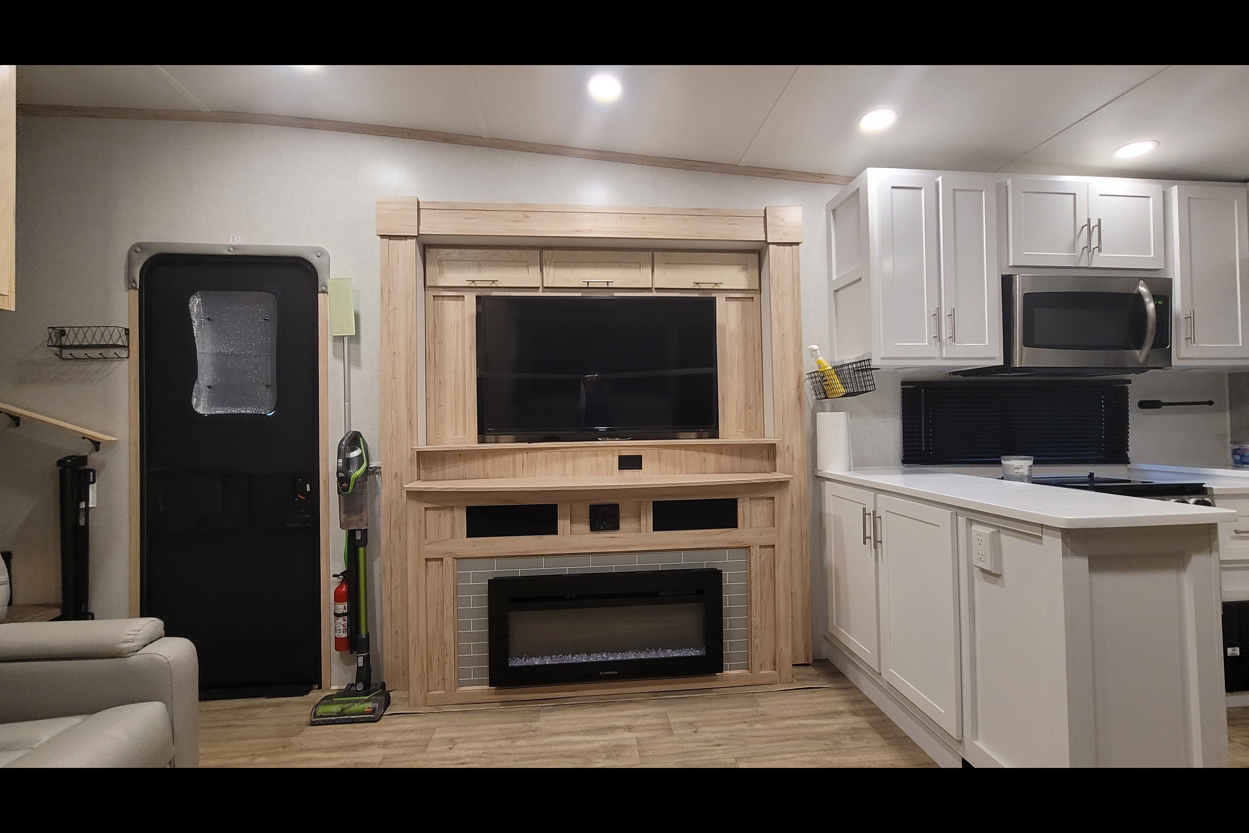 Pruitt's Alliance RV Avenue Fifth Wheel