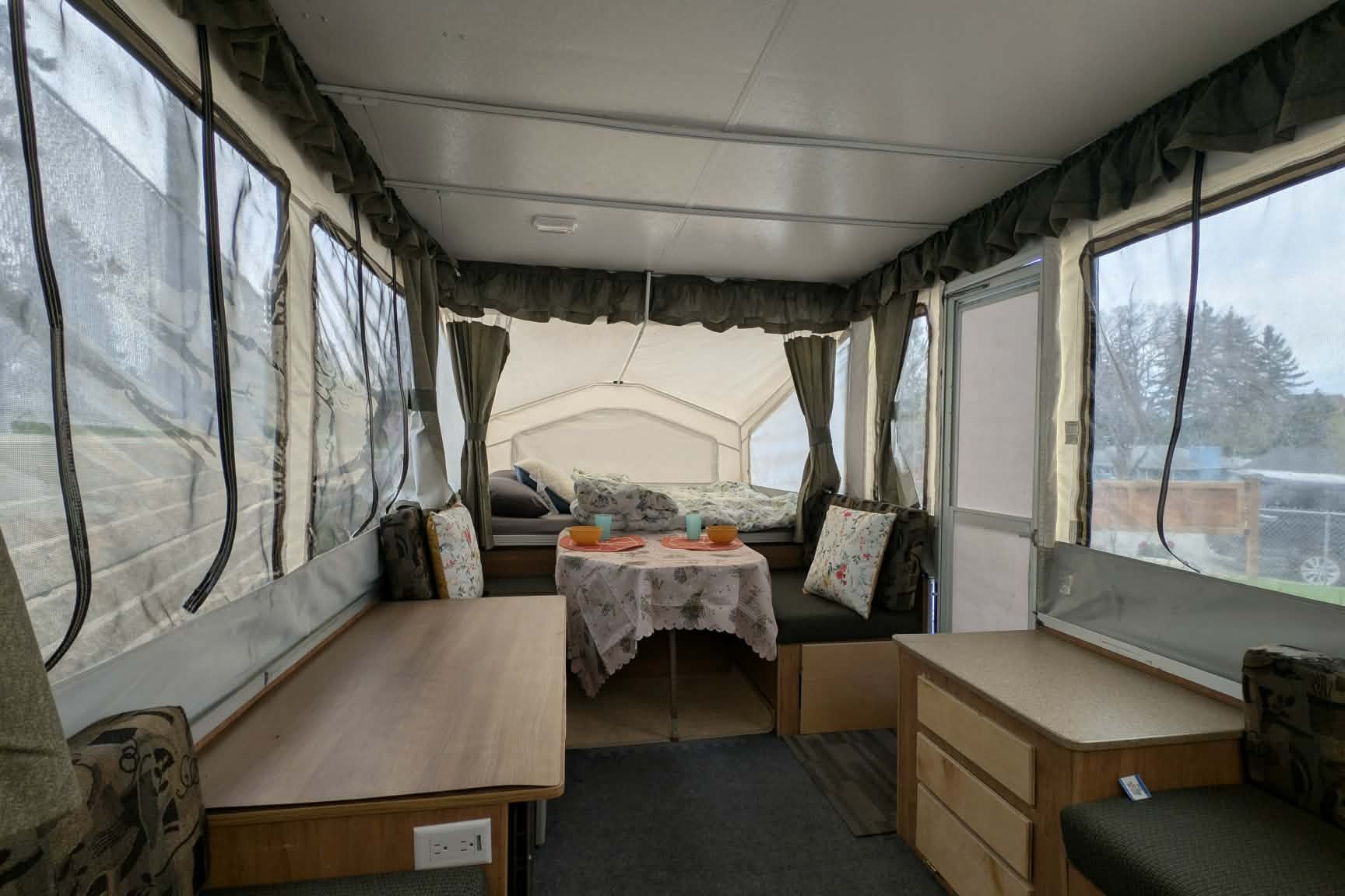 Betancourt Fam Rockwood Freedom Tent Trailer