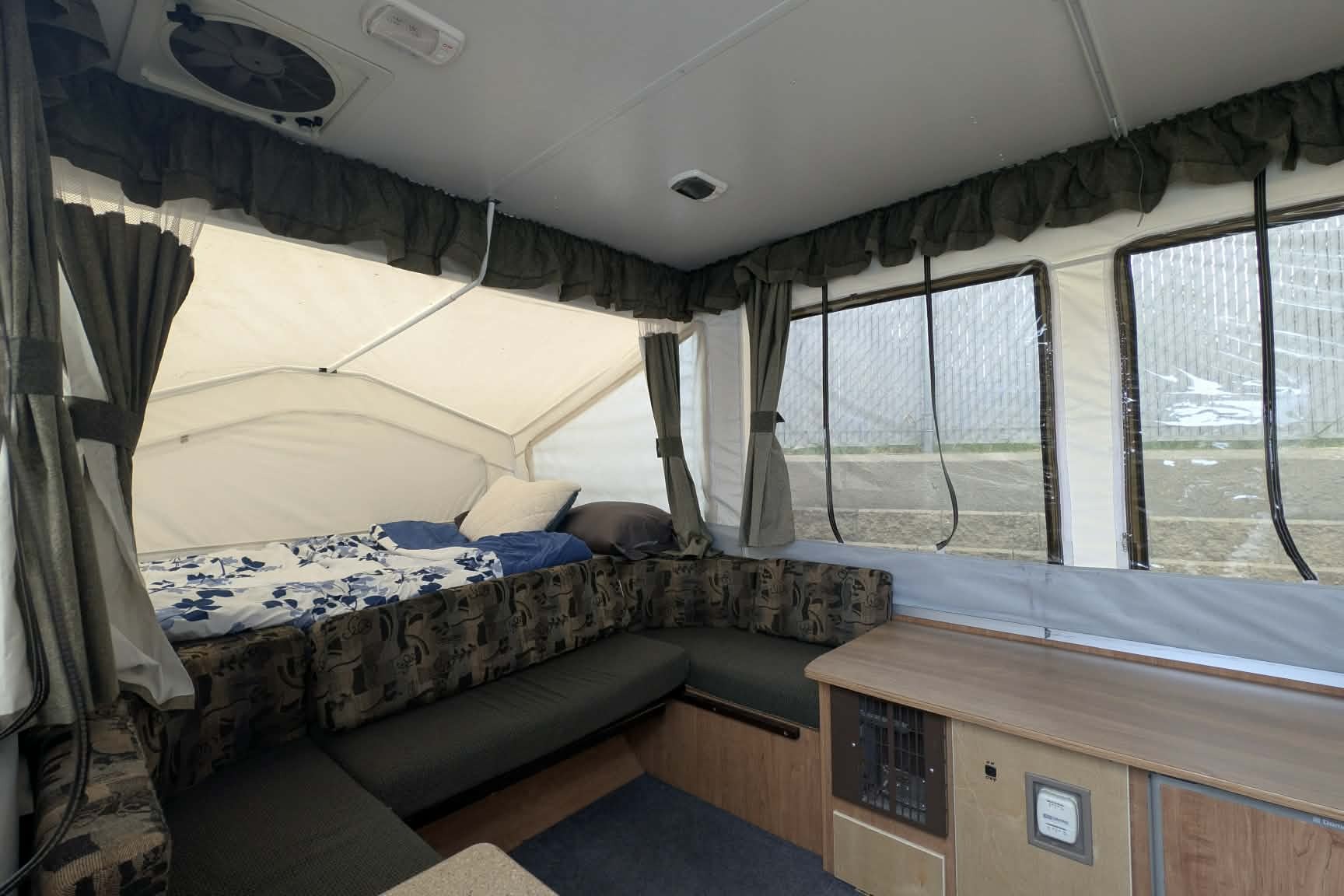Betancourt Fam Rockwood Freedom Tent Trailer