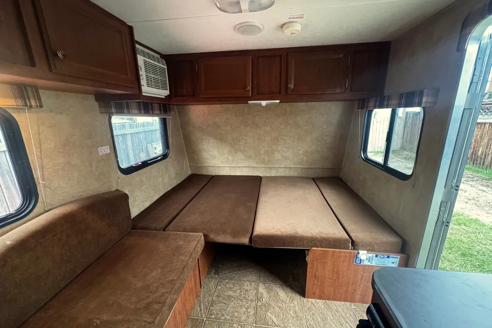 Hassle-Free Family Camping SUV Towable Jayco Swift With Bunks Sleeps 5