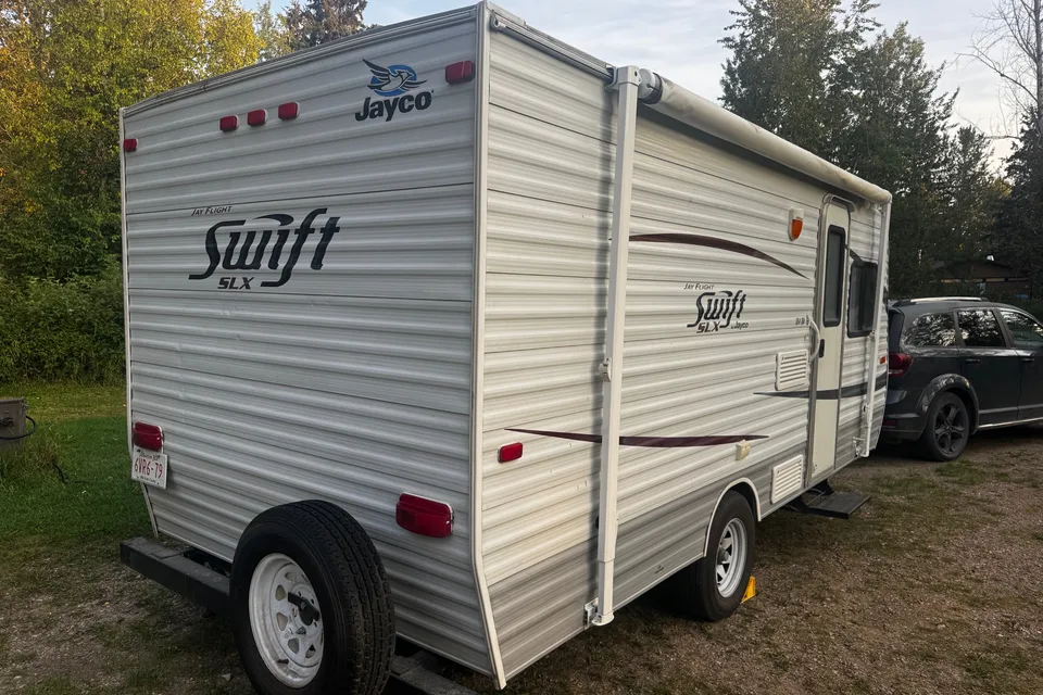 Hassle-Free Family Camping SUV Towable Jayco Swift With Bunks Sleeps 5