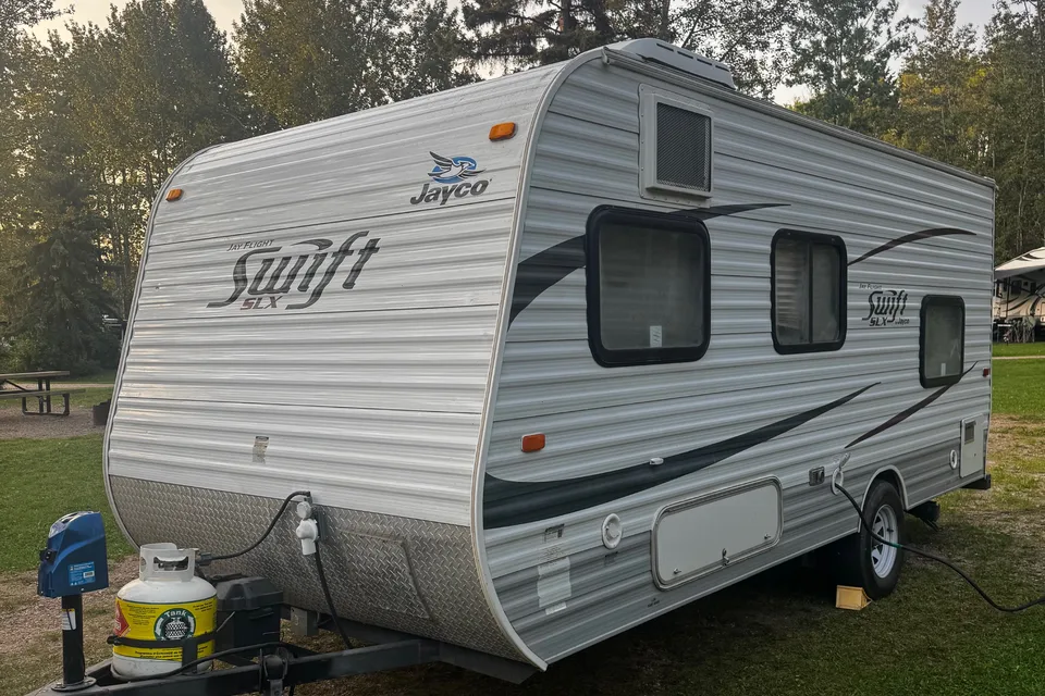 Hassle-Free Family Camping SUV Towable Jayco Swift With Bunks Sleeps 5