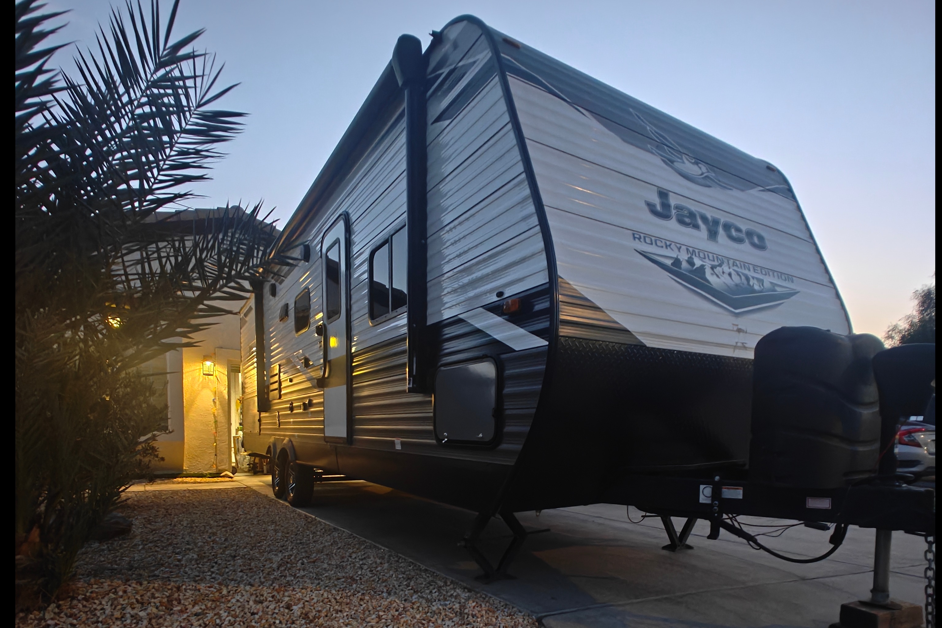 Luxurious 2022 Jayco Rocky Mountain Edition Travel Trailer