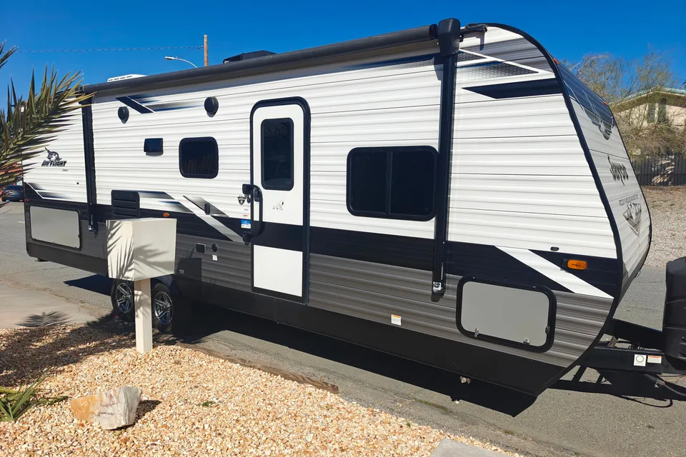 Luxurious 2022 Jayco Rocky Mountain Edition Travel Trailer
