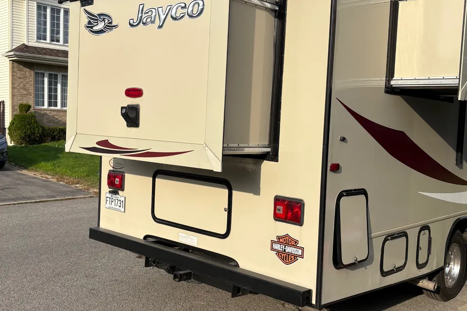 Pour la famille Jayco Redhawks Classe C
