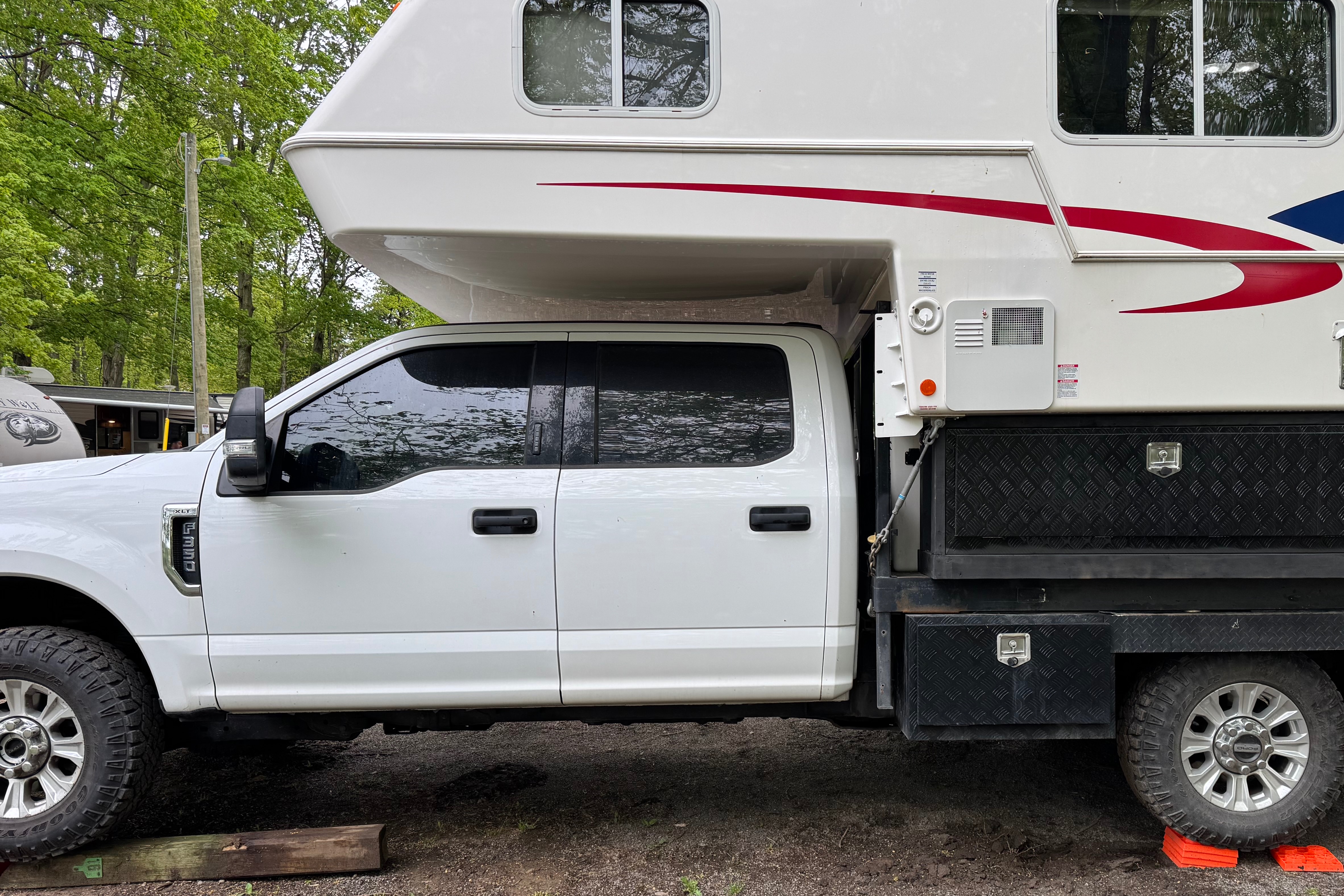 Northern Lite 9-6  “Discover Ontario”