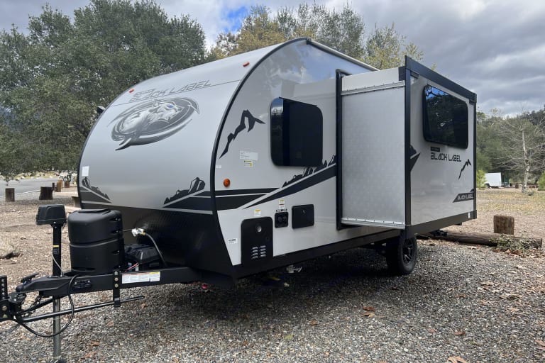 Forest River Wolf Pup 17JGBL Travel Trailer