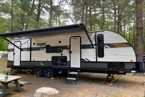 FULLY Fully STOCKED!! 2022 Wildwood Xlite,,Delivery available.