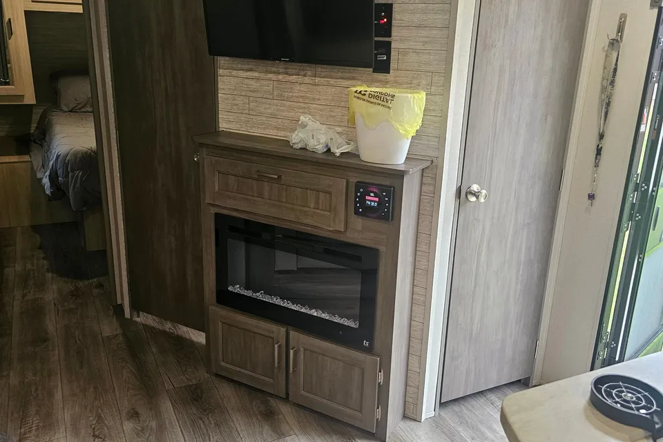 2025 Coachmen Catalina Travel Trailer