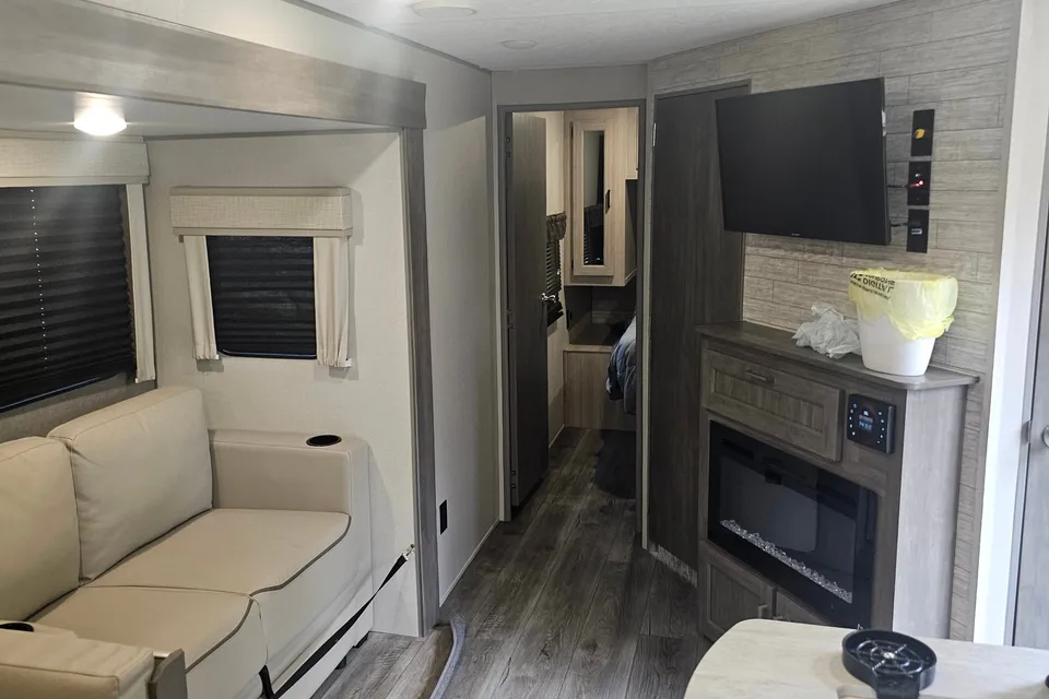 2025 Coachmen Catalina Travel Trailer