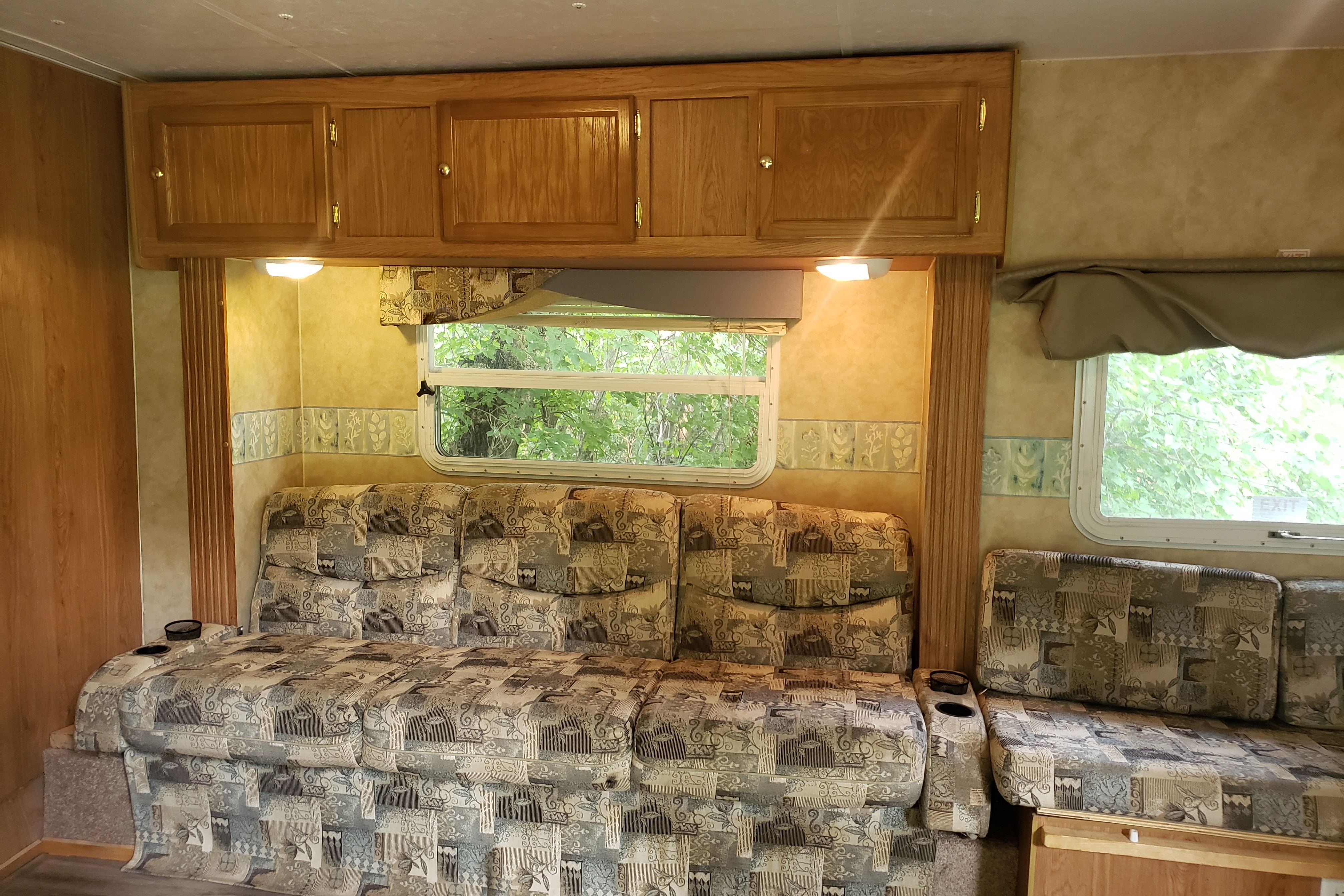 Elaine's Jayco ultra light exp 23b Hybrid
