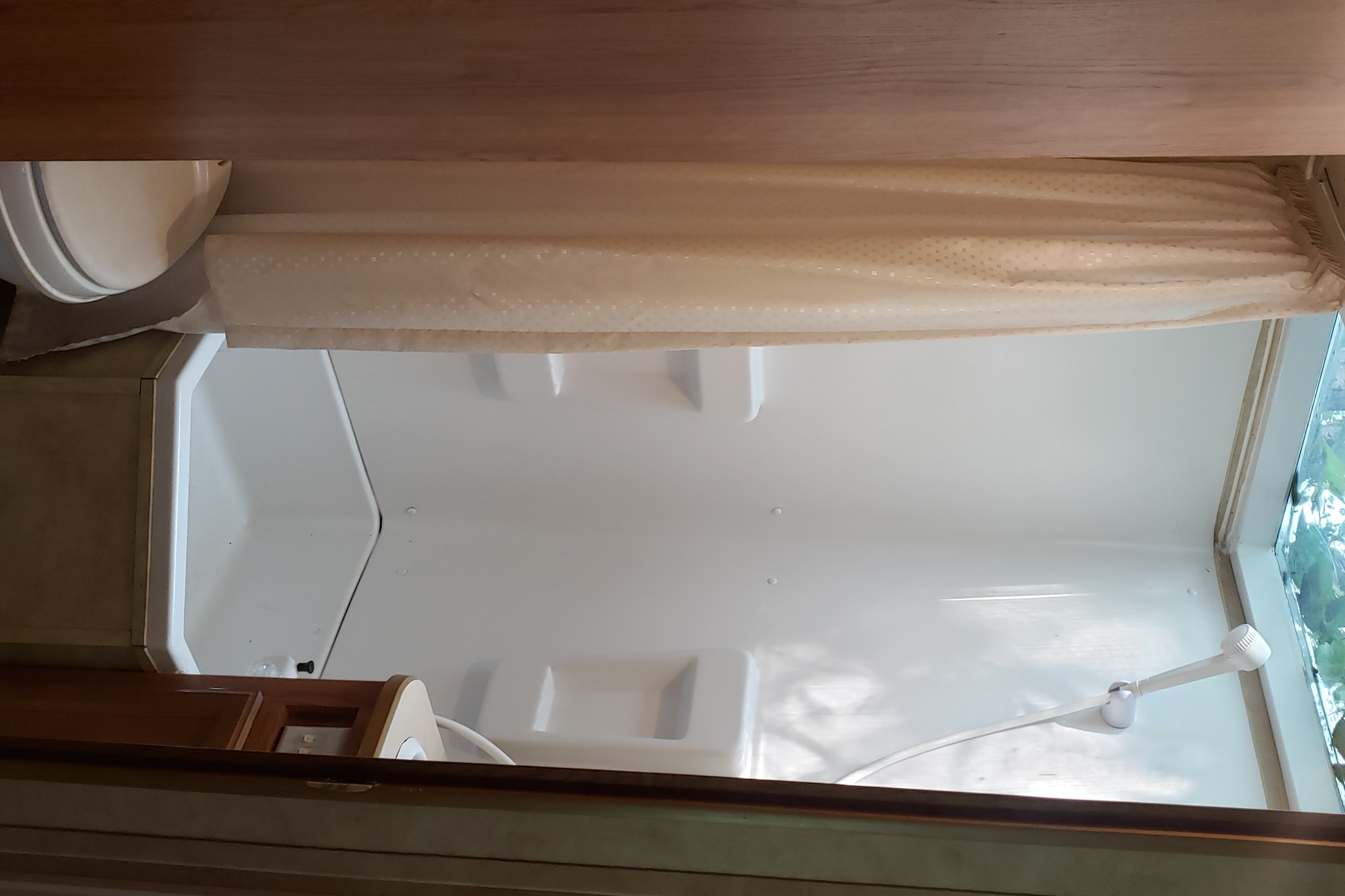 Elaine's Jayco ultra light exp 23b Hybrid