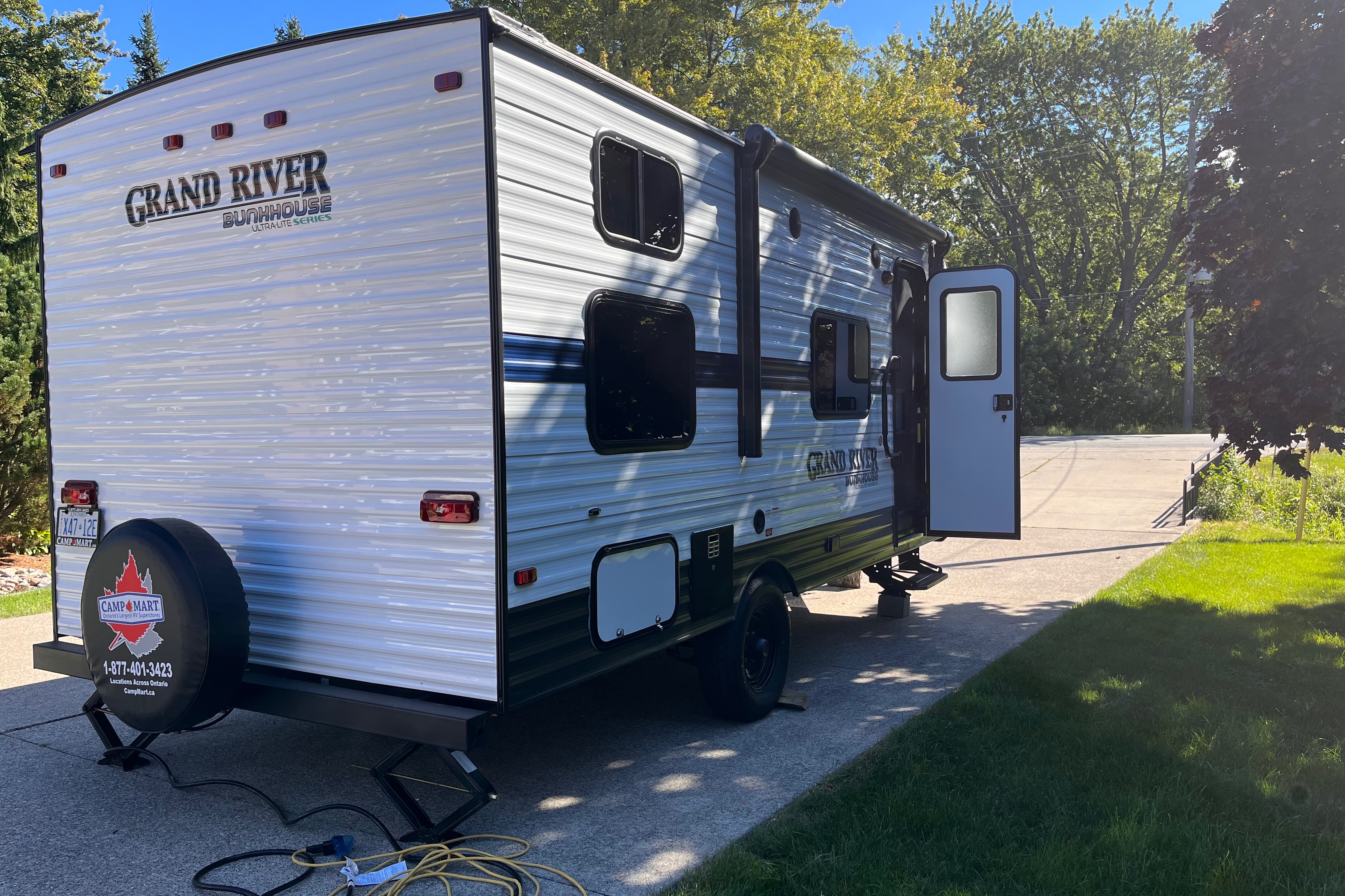 Easy Towing Grand River 22’ Bunkhouse
