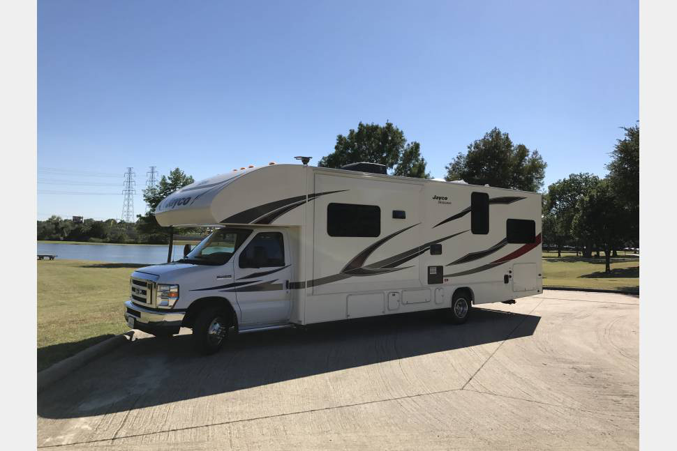 Family friendly with all the comforts of a home on wheels