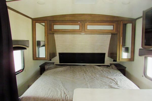 Keystone Cougar 22RBSWE Travel Trailer