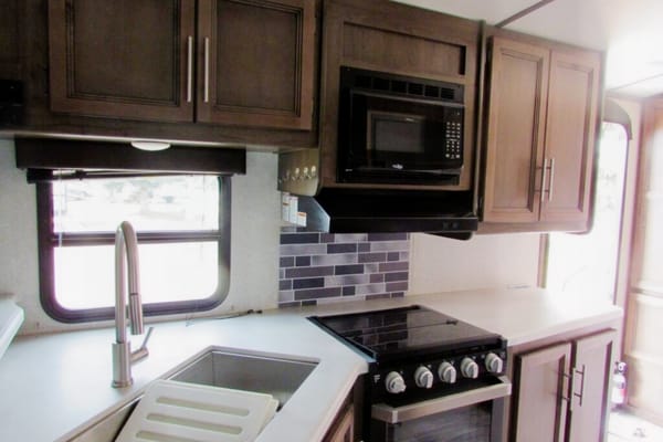 Keystone Cougar 22RBSWE Travel Trailer