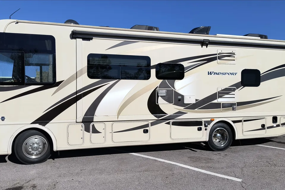 '17 Thor Windsport – Ultimate Dog's Pleasure Dome!