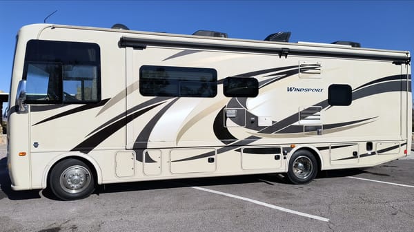 '17 Thor Windsport – Ultimate Dog's Pleasure Dome!