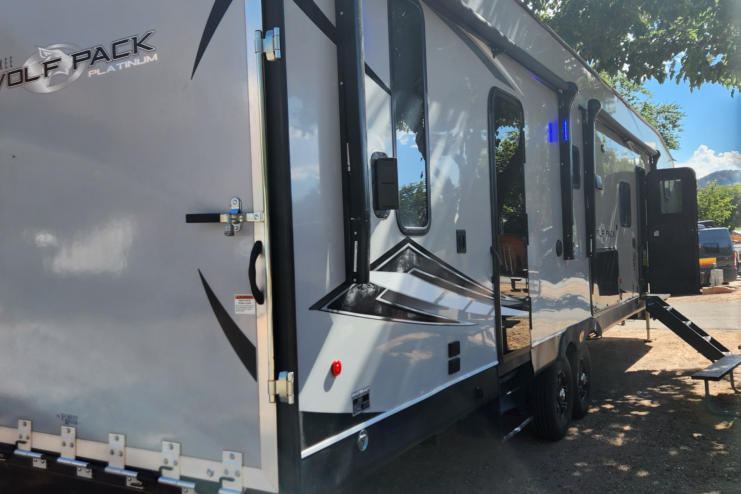 Morgan's Forest River Cherokee Wolf Pack 365 Pack16 Fifth Wheel