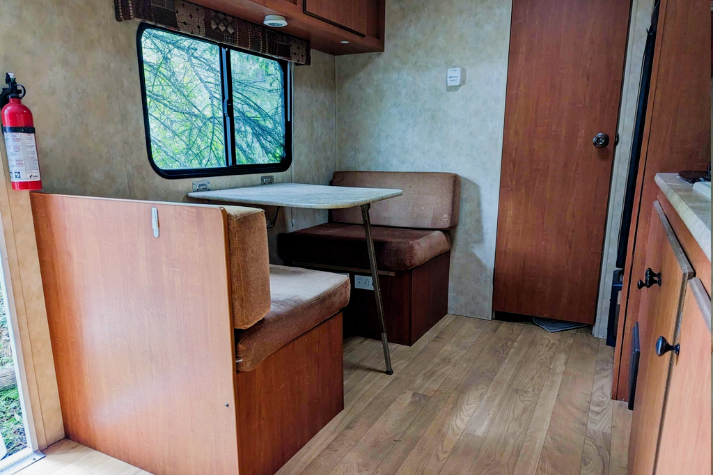 Cris' Camper: 20ft, lightweight, trailer