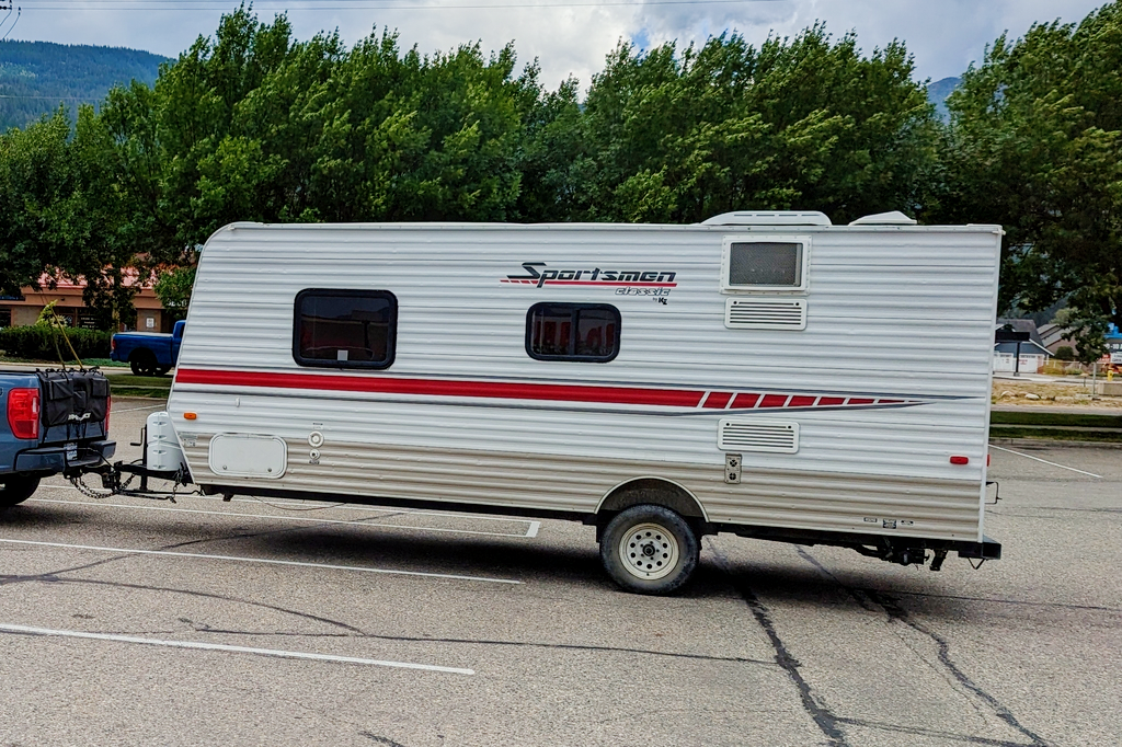 Cris' Camper: 20ft, lightweight, trailer