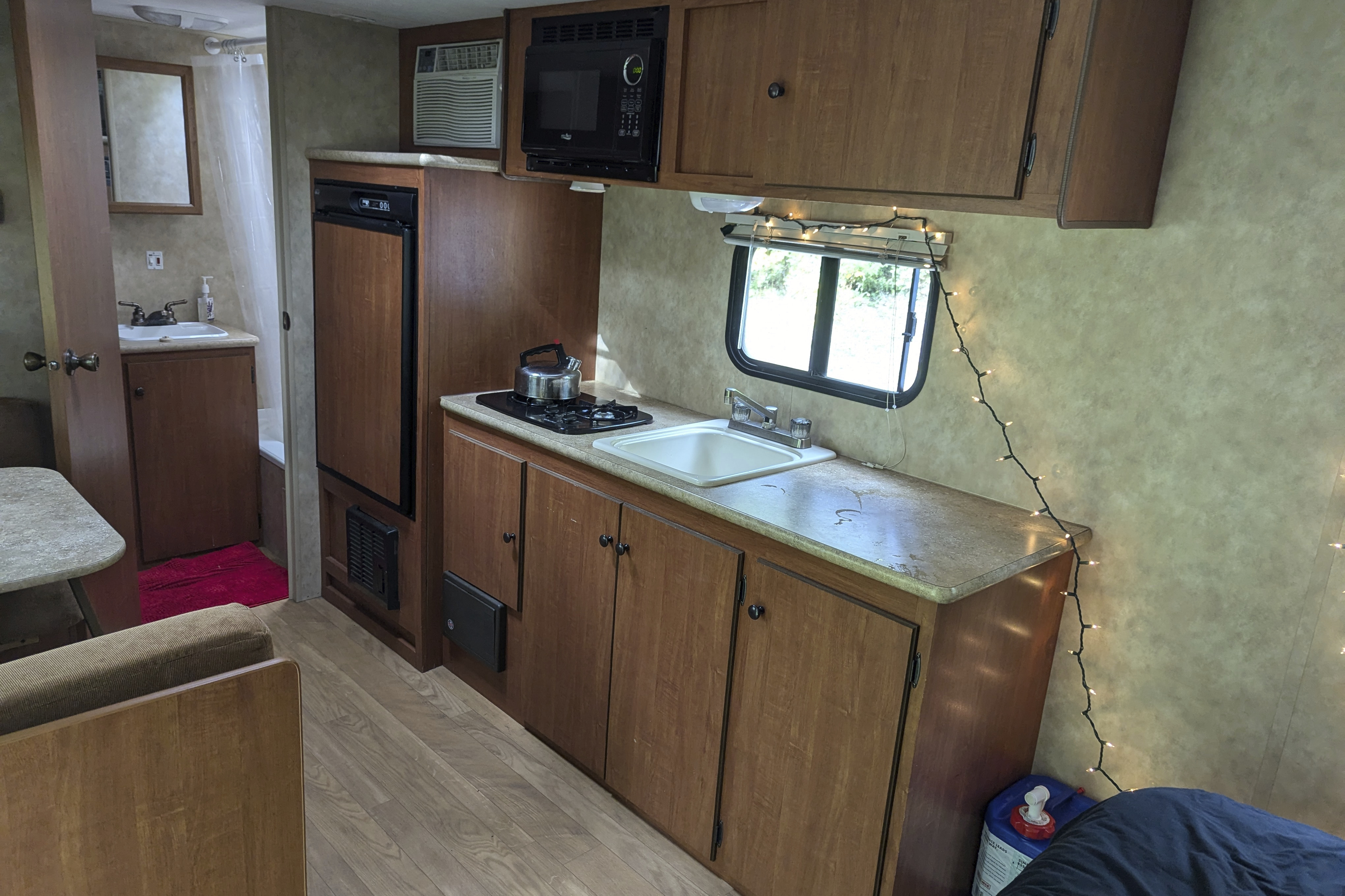 Cris' Camper: 20ft, lightweight, trailer