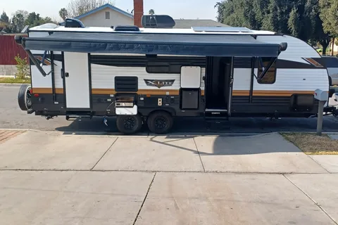 Eddie's Forest River Wildwood x-lite Travel Trailer