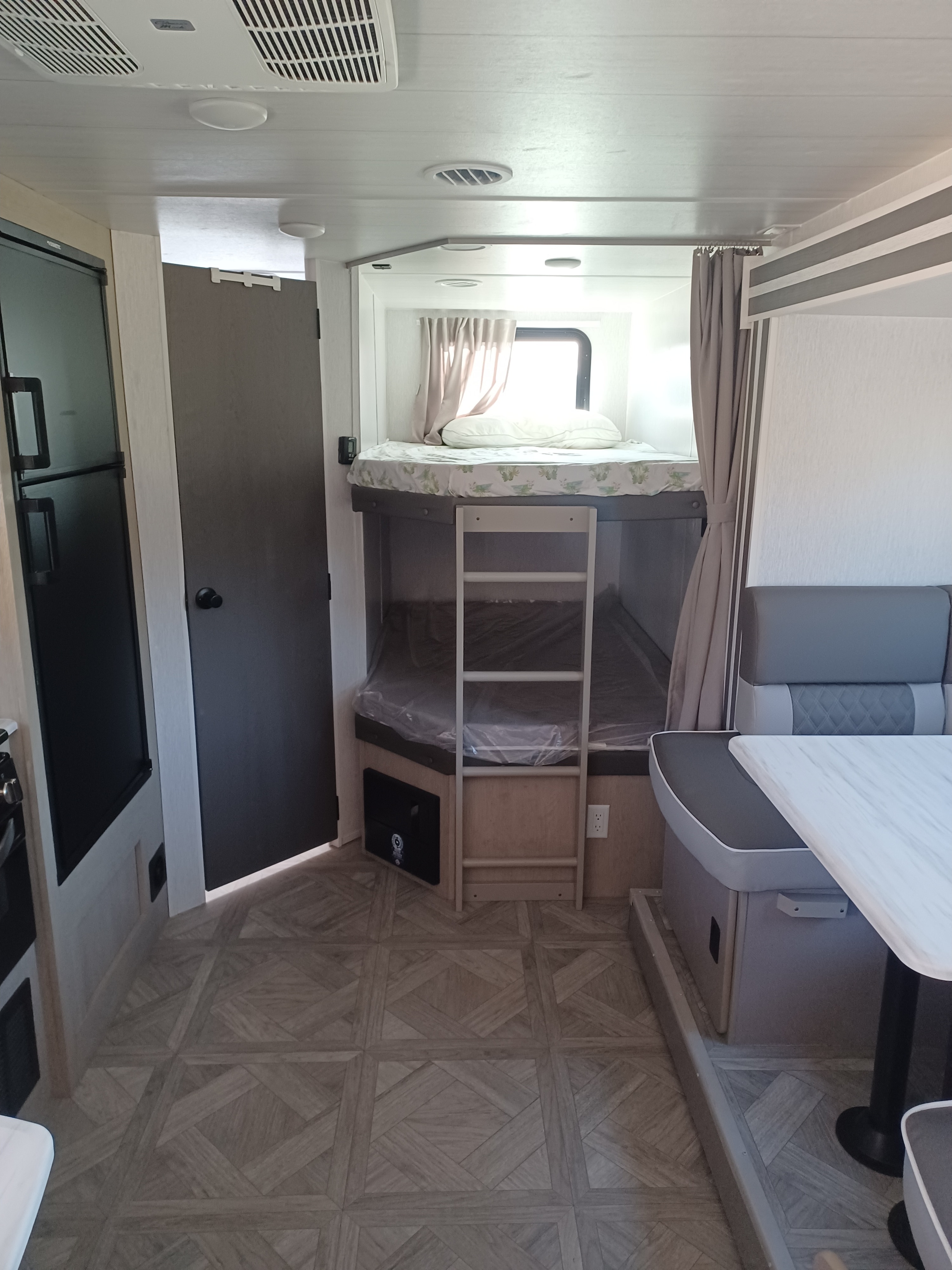 Eddie's Forest River Wildwood x-lite Travel Trailer