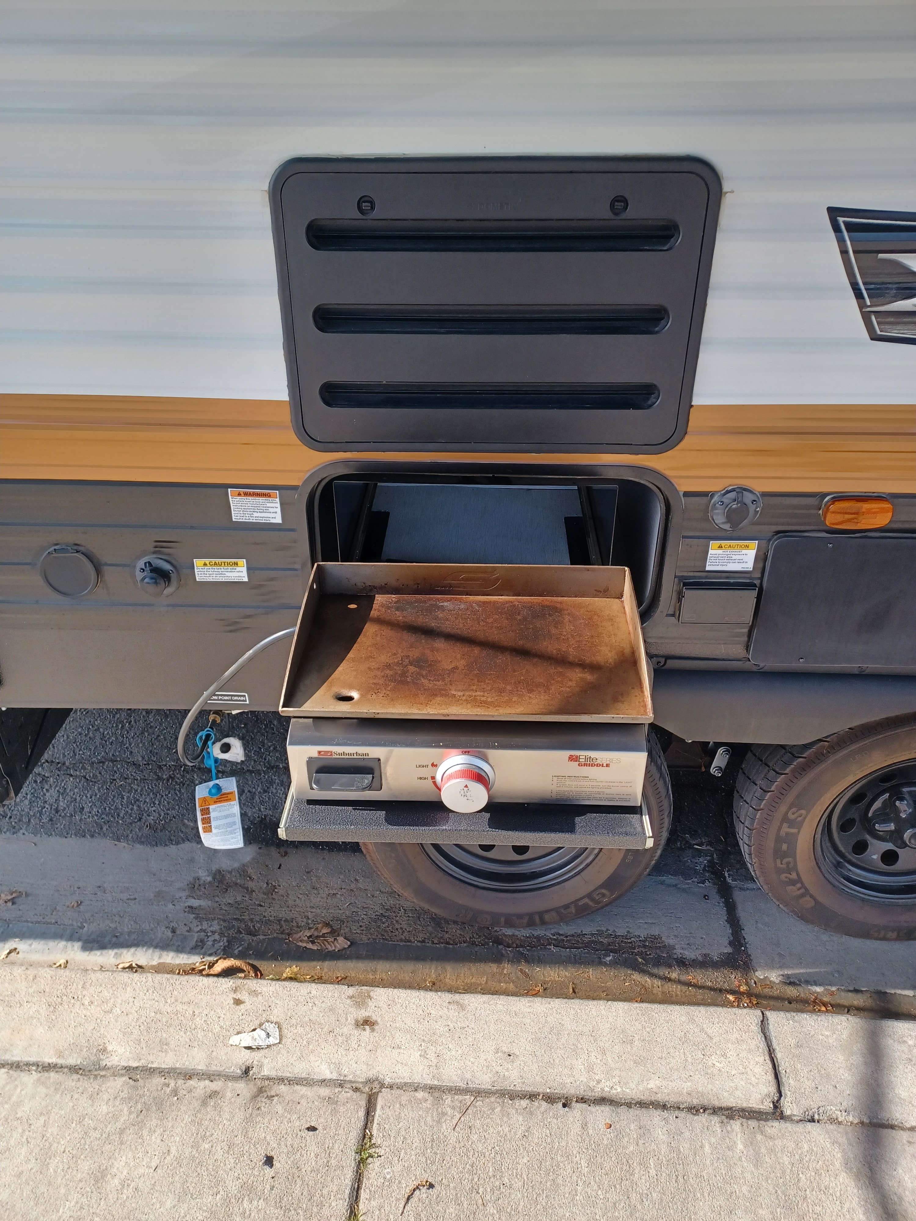 Eddie's Forest River Wildwood x-lite Travel Trailer