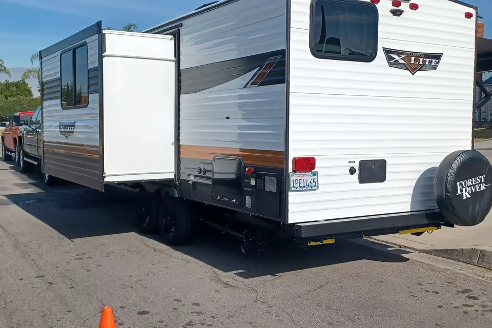 Eddie's Forest River Wildwood x-lite Travel Trailer