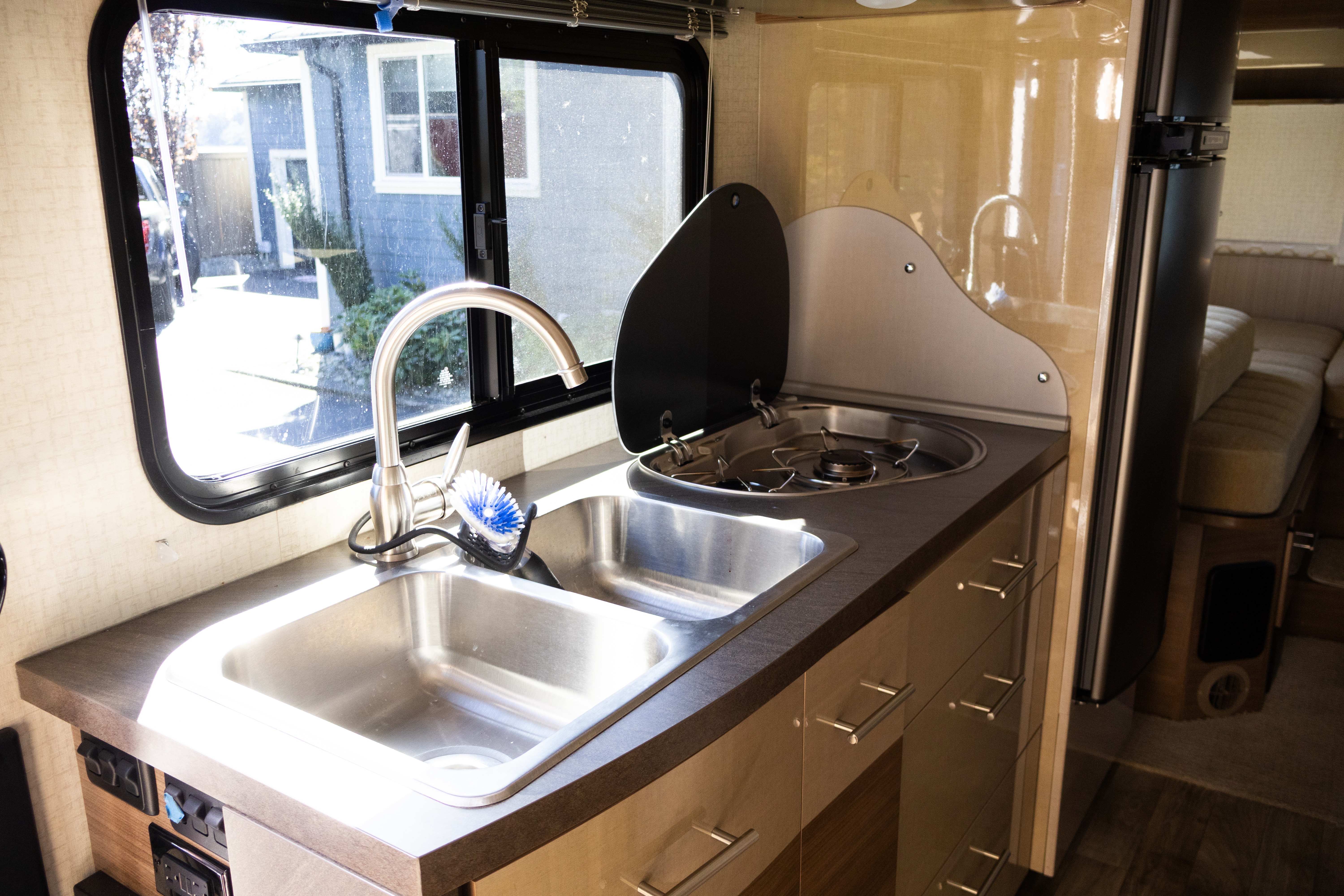 Shred Zeppelin [Luxury Motorhome]