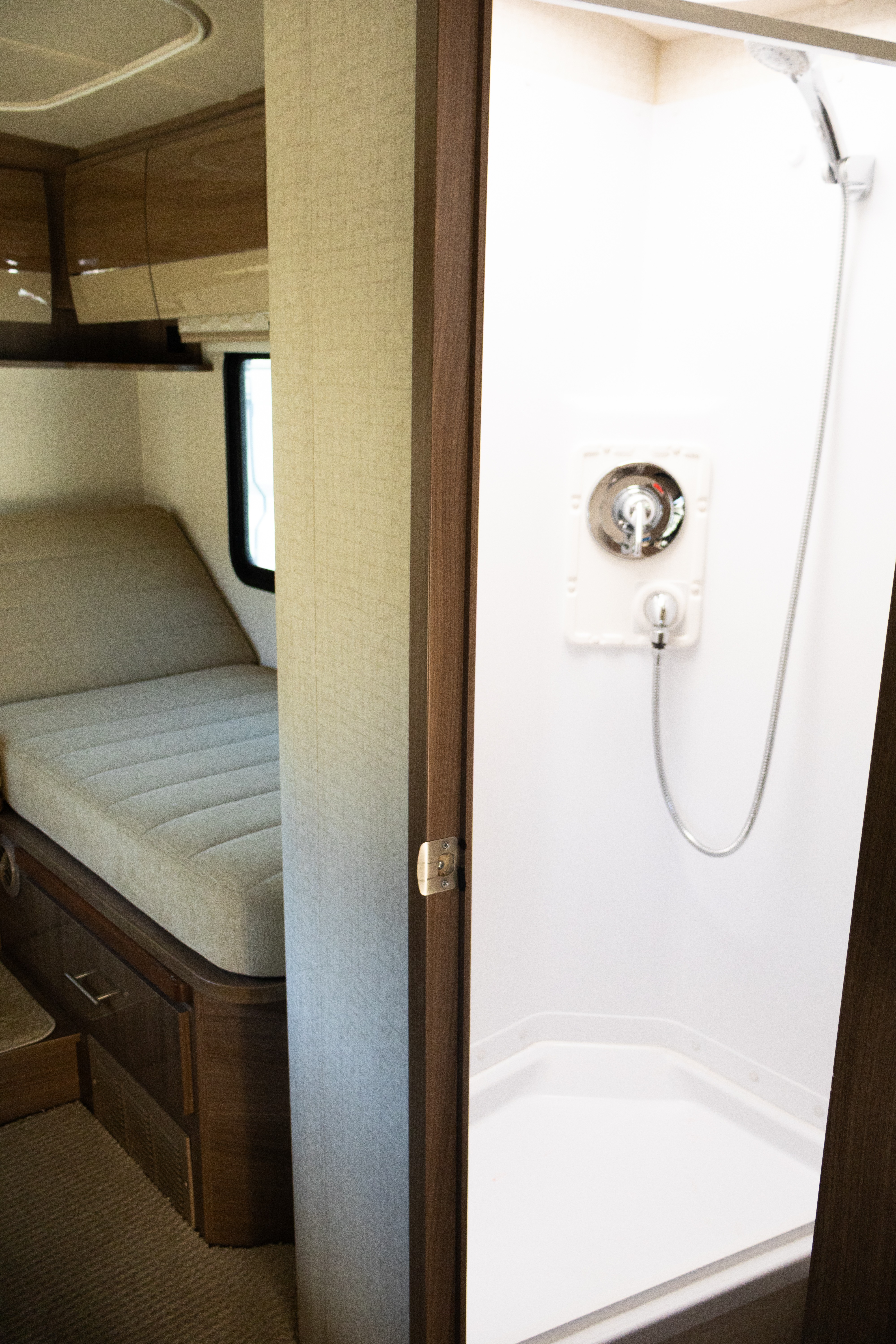 Shred Zeppelin [Luxury Motorhome]