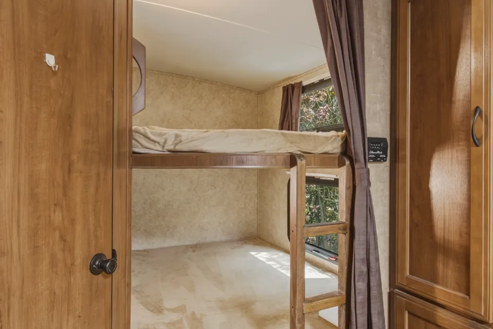 Pleasants Jayco Luxury Bunkhouse Trailer
