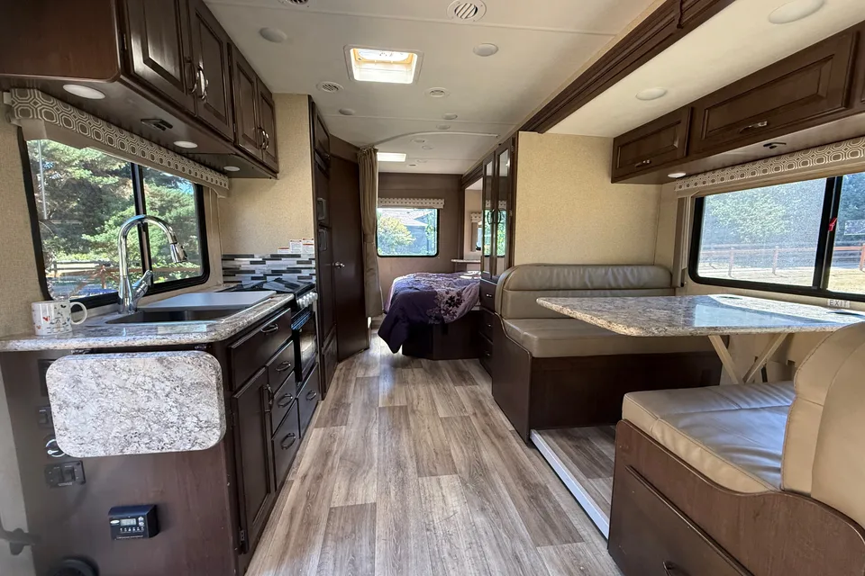 Cascade cruiser - Thor Motor Coach Four winds 24bl Class C