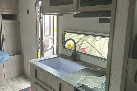 Pretty Lher's Keystone Kodiak 196 BH Travel Trailer