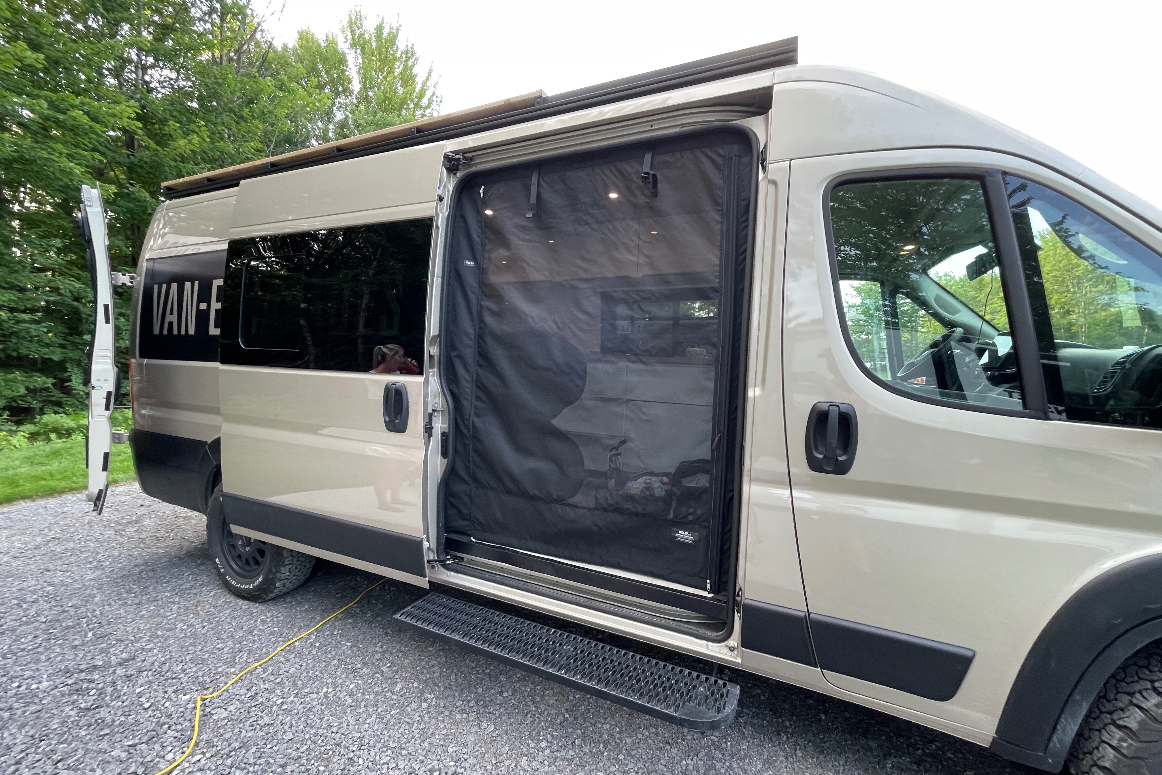 Van-Escapades 23-002 - Promaster 4 places