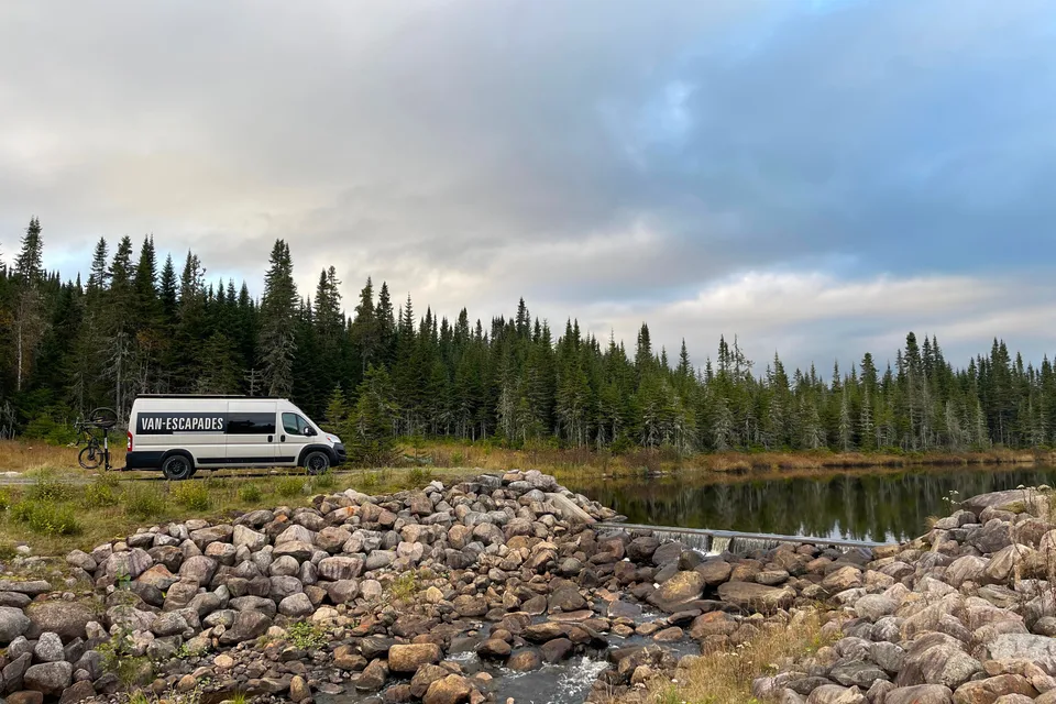 Van-Escapades 23-002 - Promaster 4 places