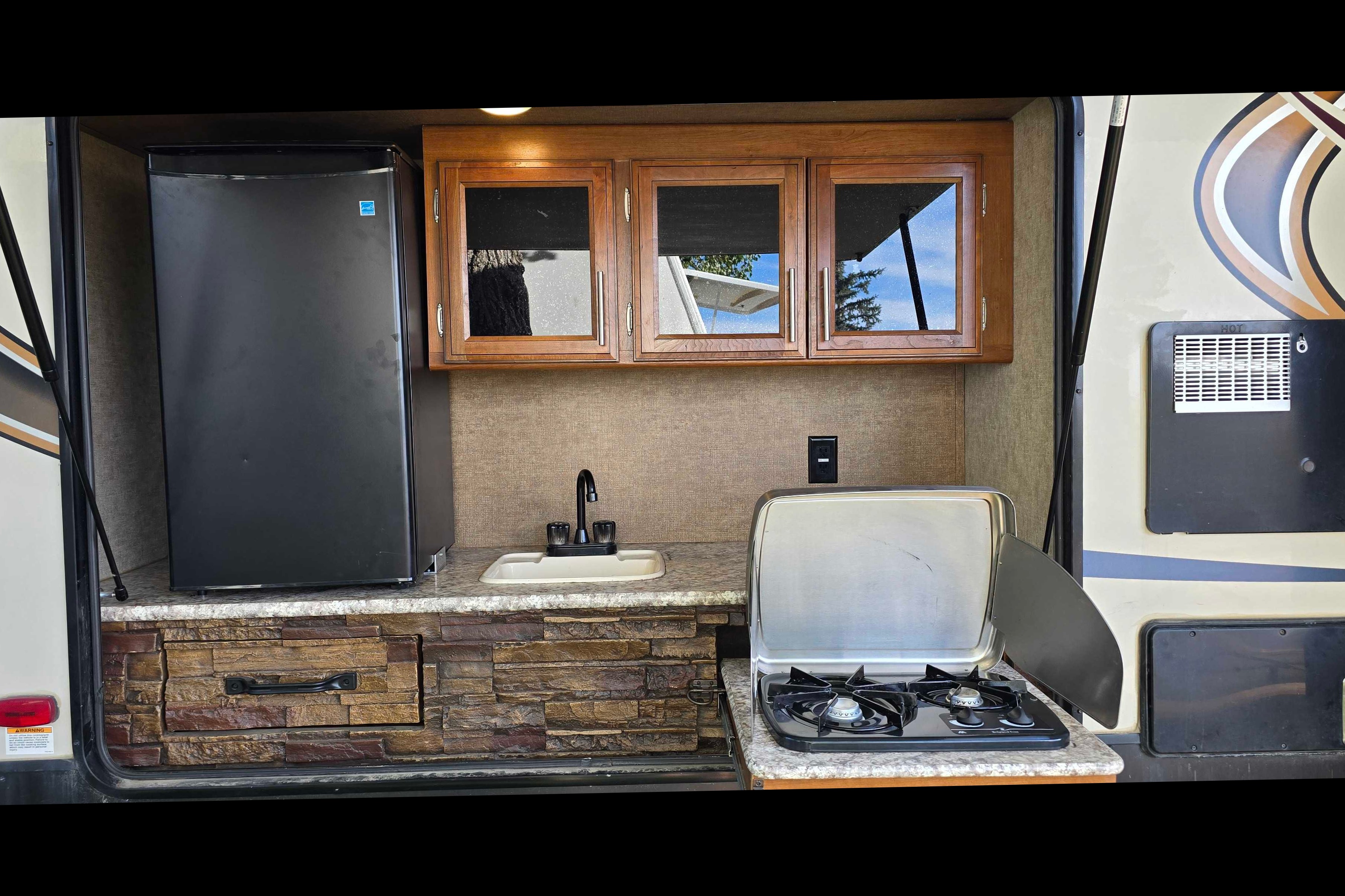 Super Spacious Bunk-House Travel Trailer