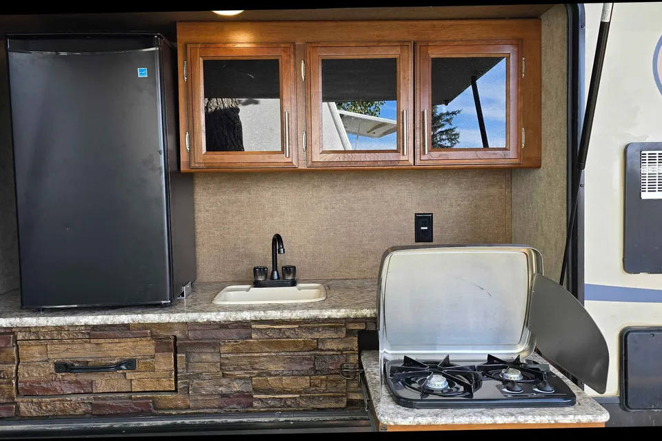 Super Spacious Bunk-House Travel Trailer