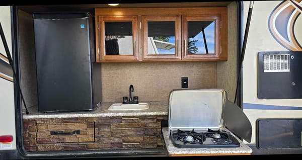 Super Spacious Bunk-House Travel Trailer