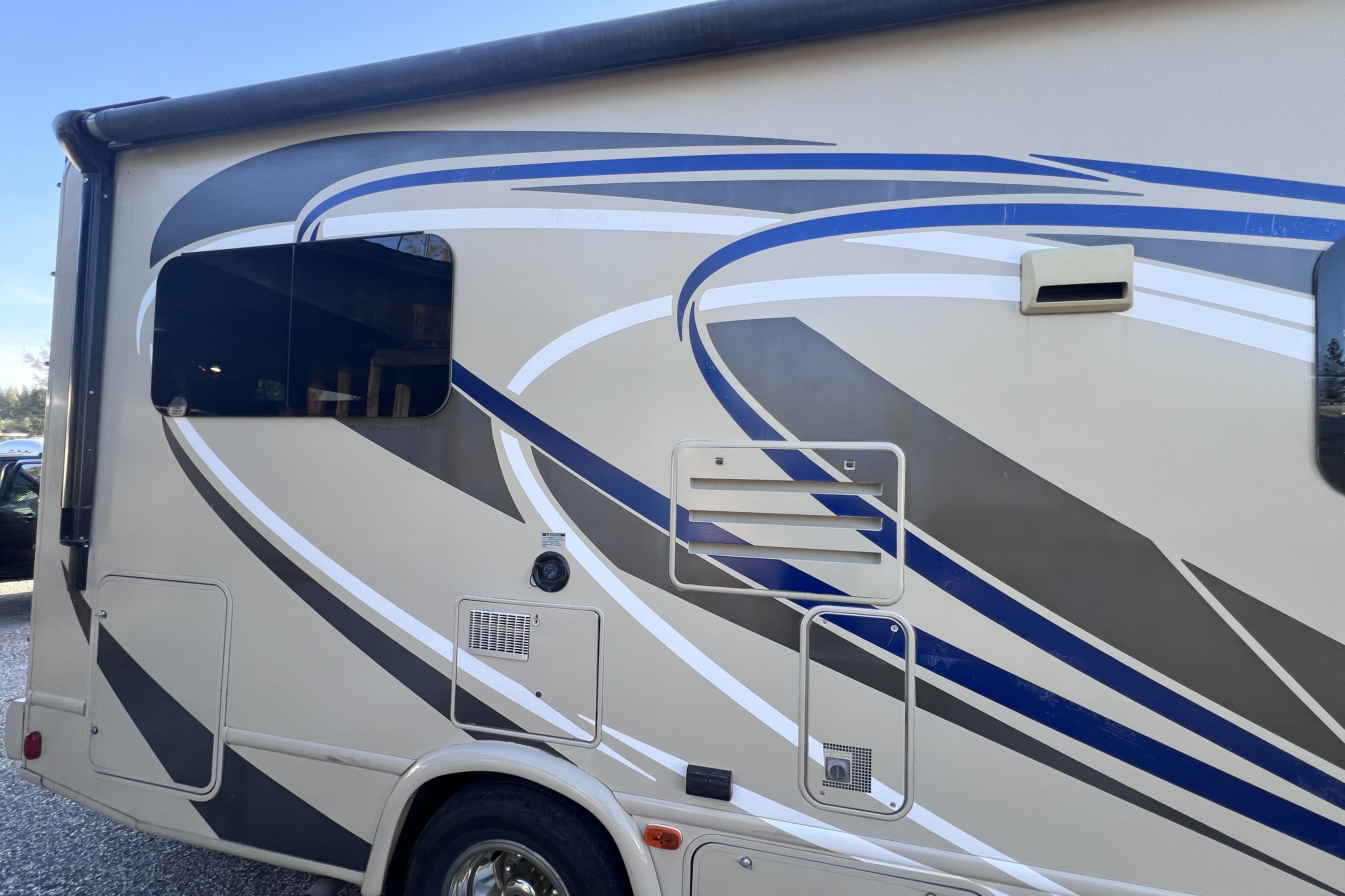 Vega Family Thor Motor Coach Vegas 24.1 Class A