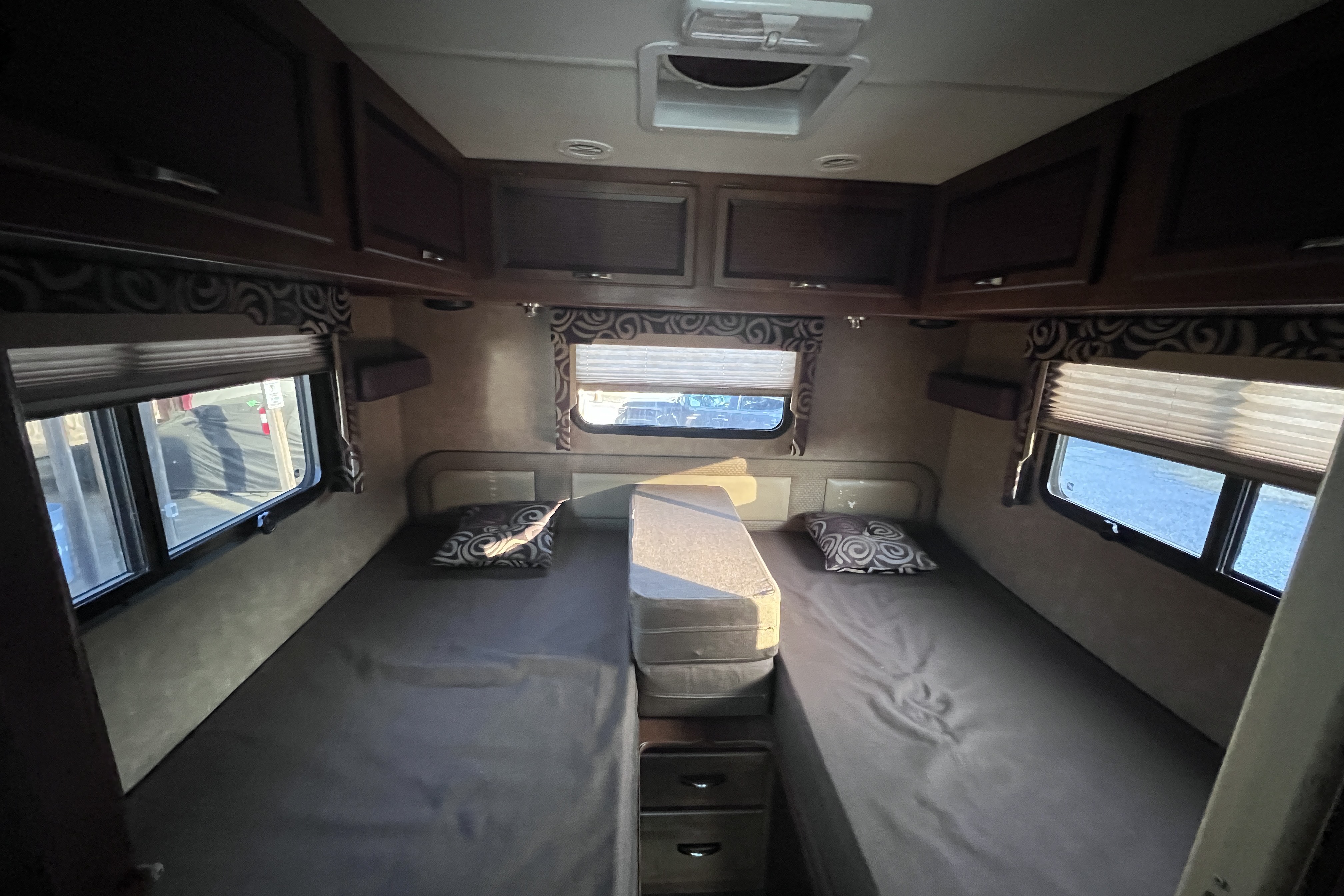 Vega Family Thor Motor Coach Vegas 24.1 Class A