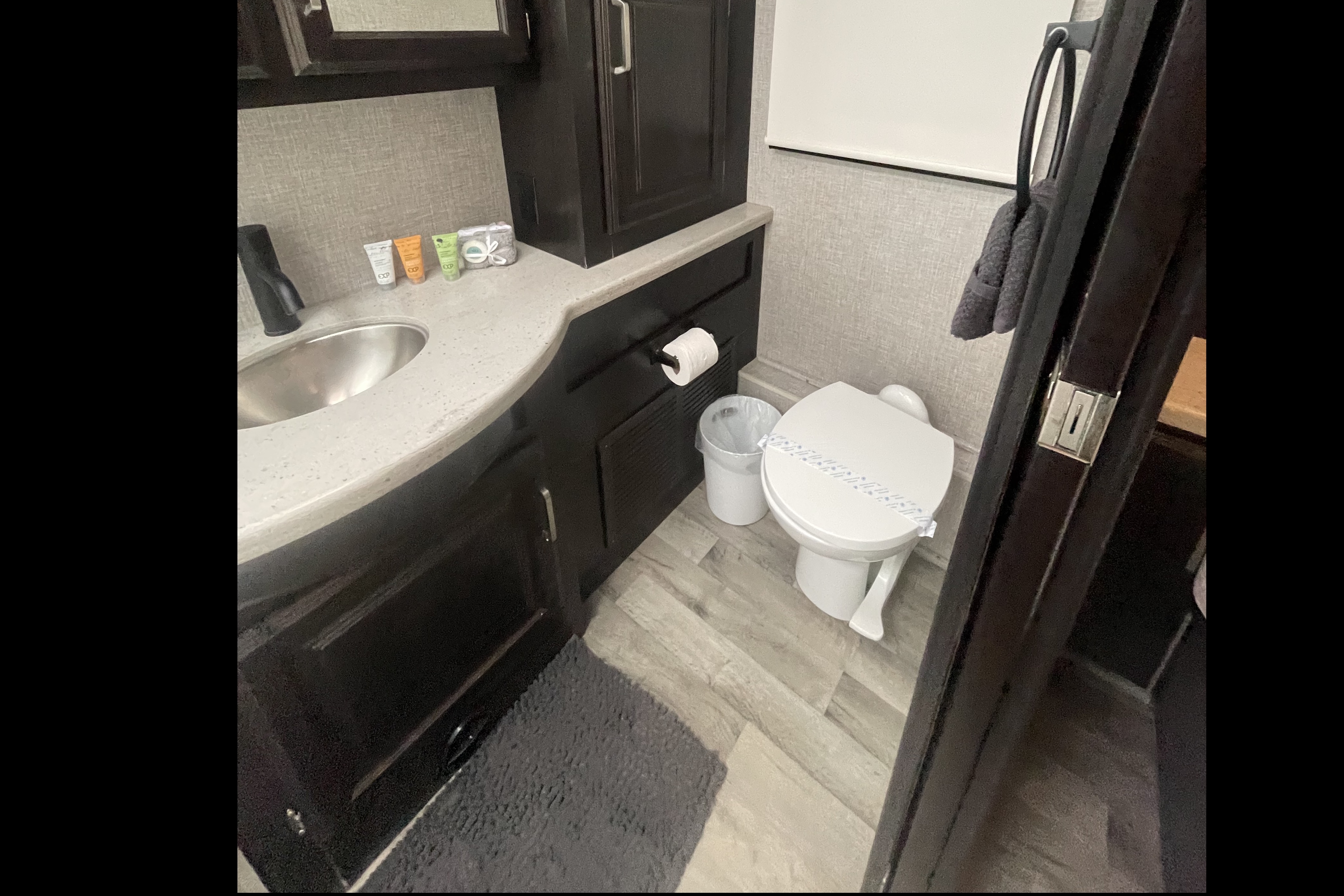2 Bath- Class A Entegra Coach Visión xl CL40
