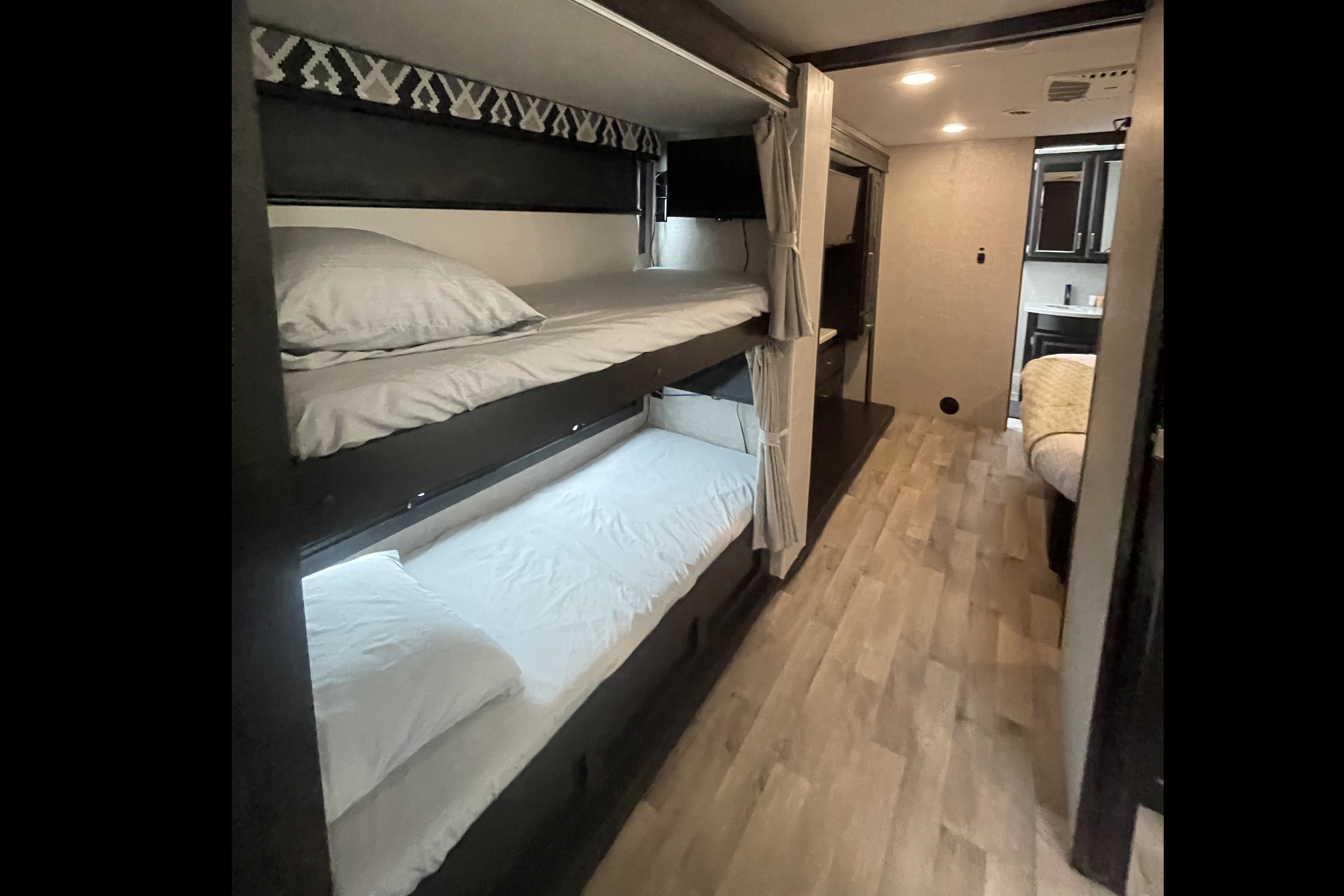 2 Bath- Class A Entegra Coach Visión xl CL40