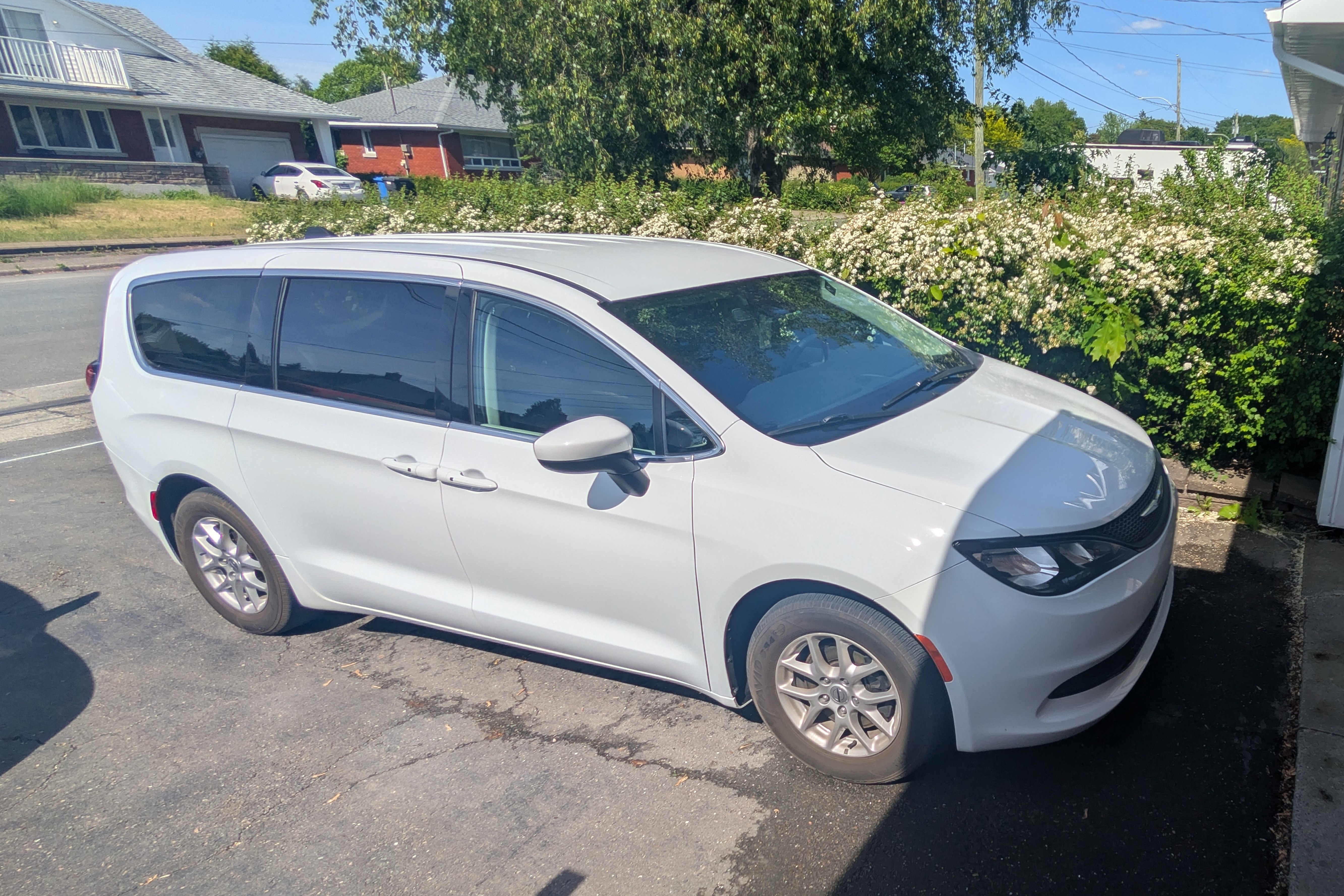 INDIE, notre Chrysler Grand Caravan 2023 aménagée pour vivre vos aventures !