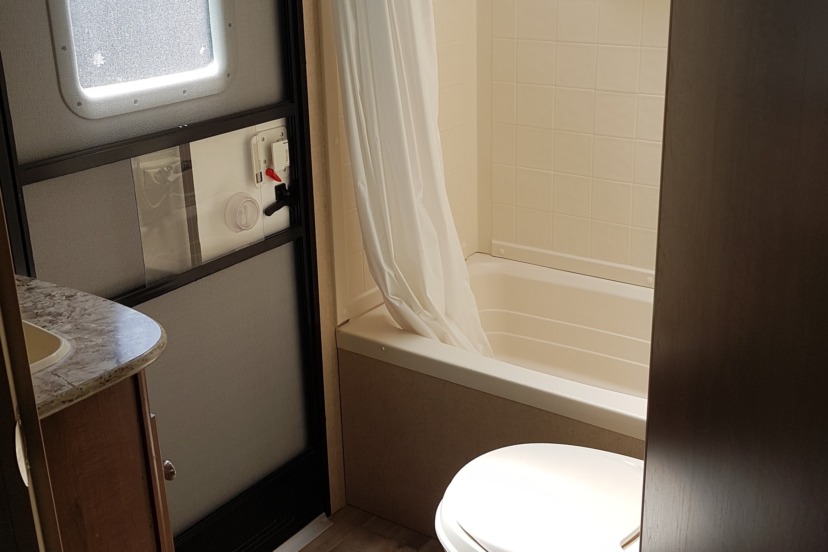 Hidden Gem RV Cottage - Private beach