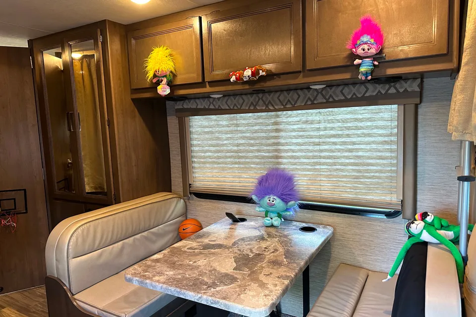 Erika's Thor Motor Coach 22E Class C