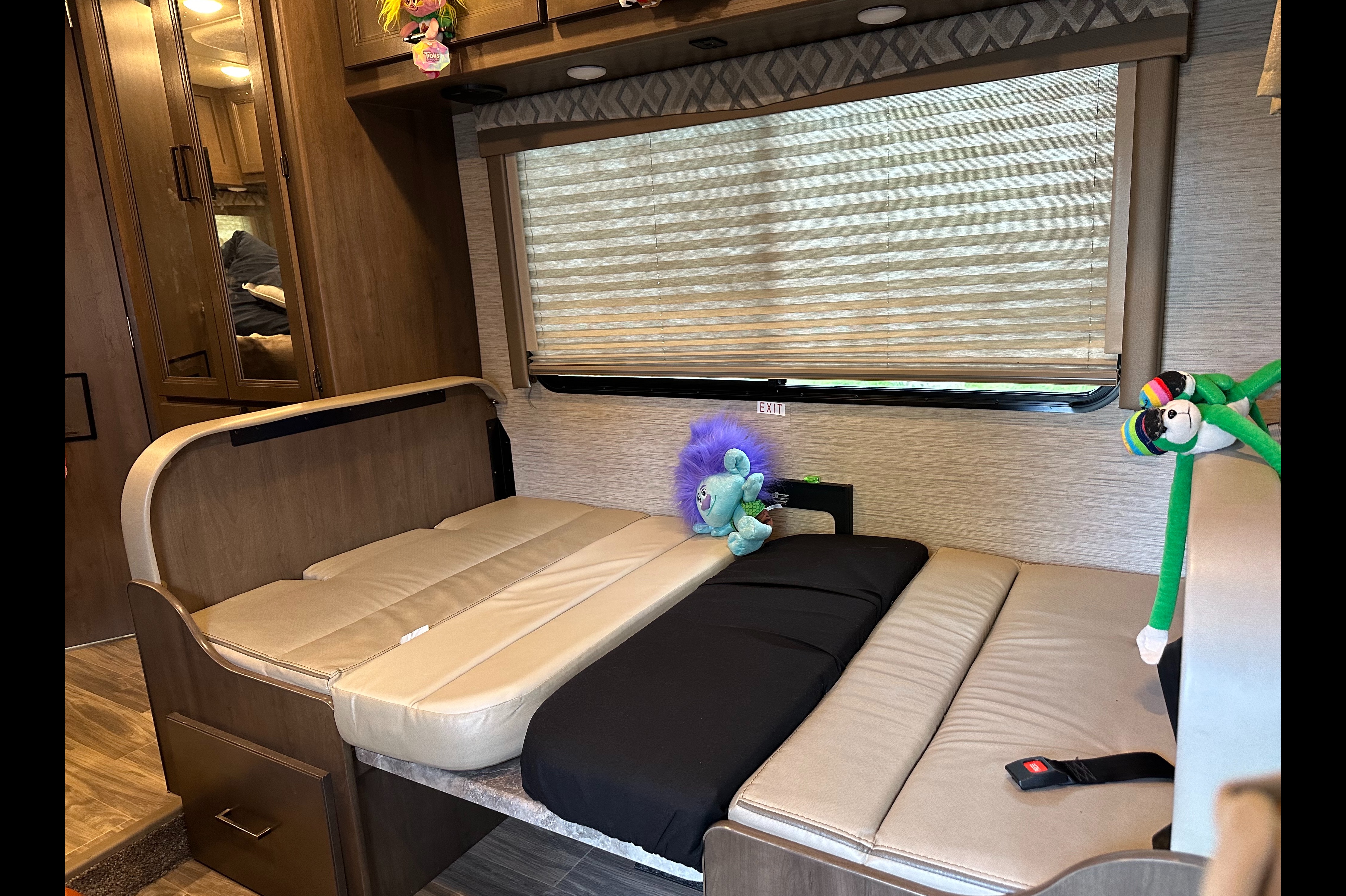 Erika's Thor Motor Coach 22E Class C